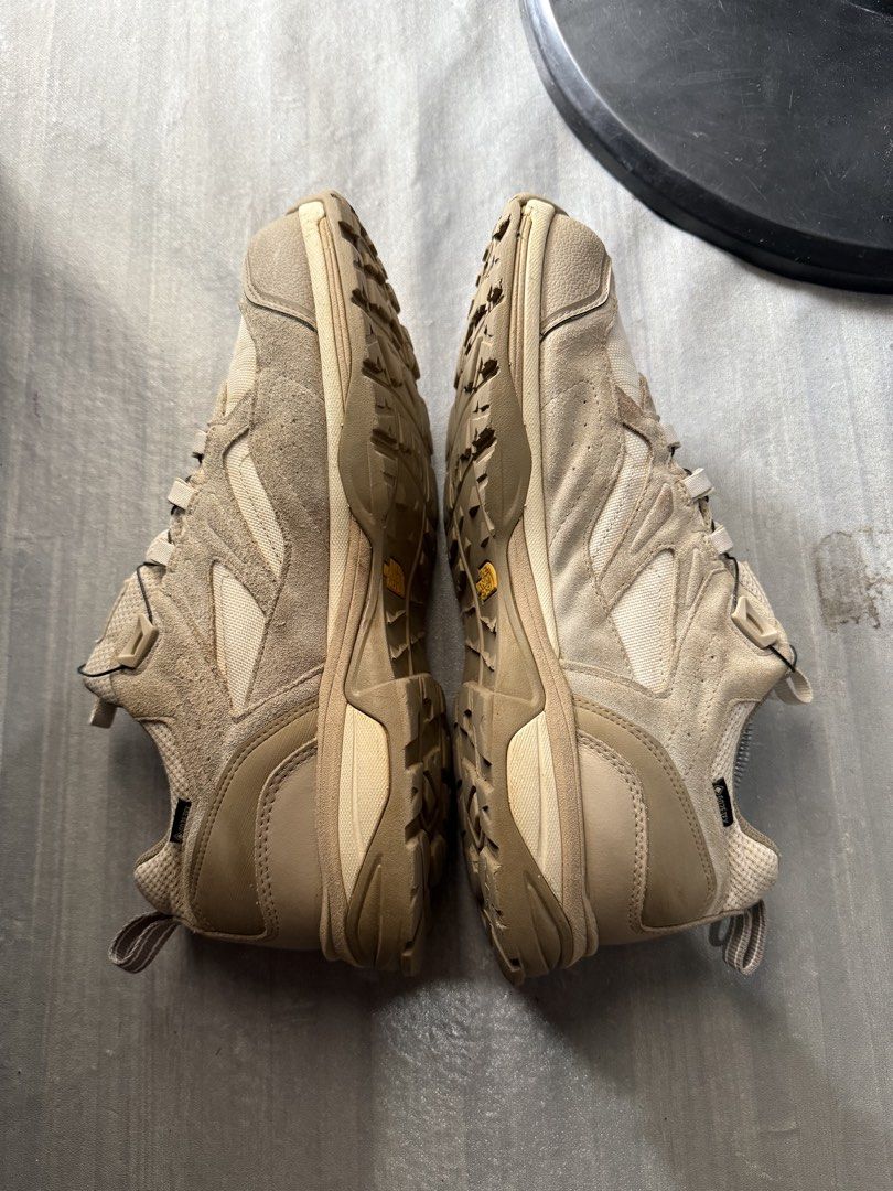 The North Face Keep-On Boa Gore-Tex (Category: Sneakers) located in Cagayan de Oro. Submitted by twice.but.nice.blackmarket (Listing ID 1466175055, Image 3). Description: The North Face Keep-On Boa Gore-Tex Excellent condition Size : US 10 / EUR 43 / UK 9 / CM 28 Heel drag.
