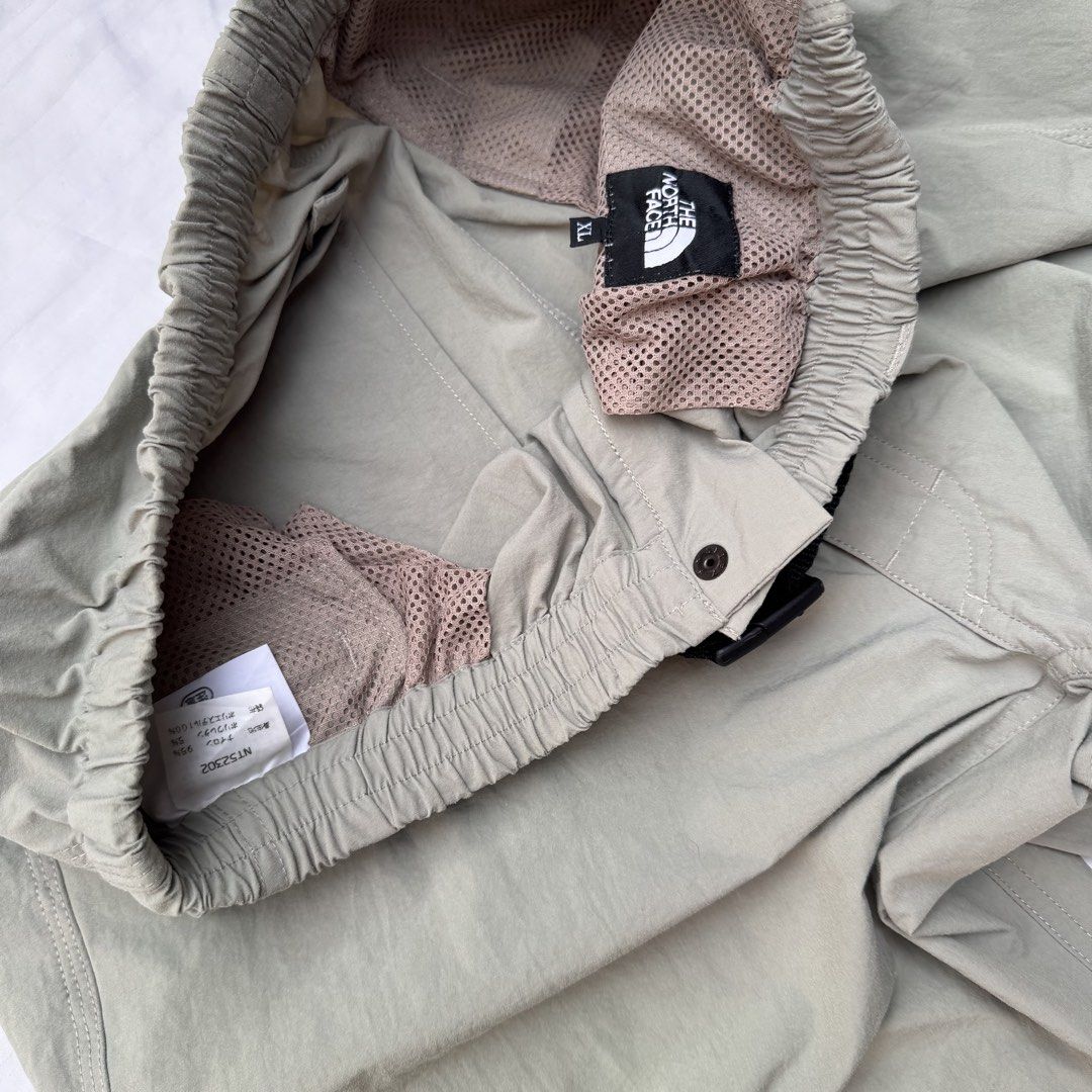 THE NORTH FACE PACKABLE (Category: Chinos) located in Pasig City. Submitted by jaaard (Listing ID 1466307077, Image 2). Description: For sale Tnf packable outdoor pants Fits 30 to 35 size xl on tag Pm me.