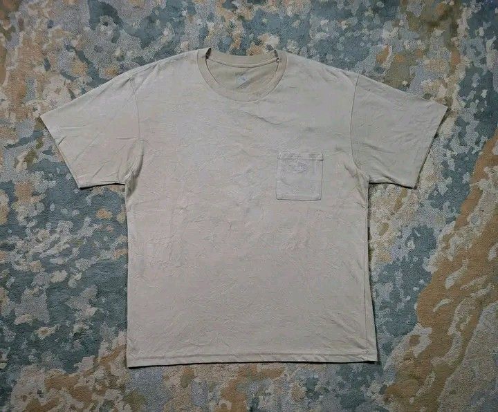 The north face pocket tee embroidery logo (Category: Tshirts & Polo Shirts ) located in Tagaytay City. Submitted by joyjavier1230 (Listing ID 1466297572, Image 3). Description: The north face pocket tee embroidery logo In excellent condition No issues 9.5/10 color rate XL on tag 22.5"×28.5" Mine: 280+shipping fee only Location: tagaytay Shipping via jnt MOP: gcash Dm to purchase 📩 📩 📩.