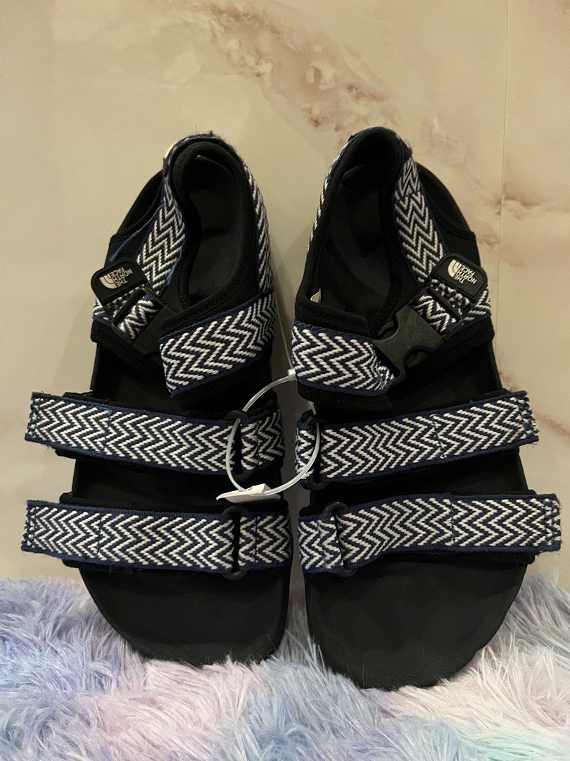 The North Face Sandals Size 7 (Category: Sandals) located in Buenavista. Submitted by lalaprelovedbags (Listing ID 1466211923, Image 2). Description: .