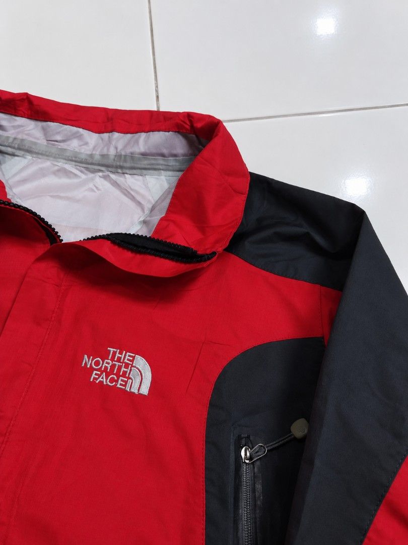 The northface (Category: Coats, Jackets and Outerwear) located in Imus. Submitted by ukay_everyday05 (Listing ID 1466248985, Image 2). Description: .