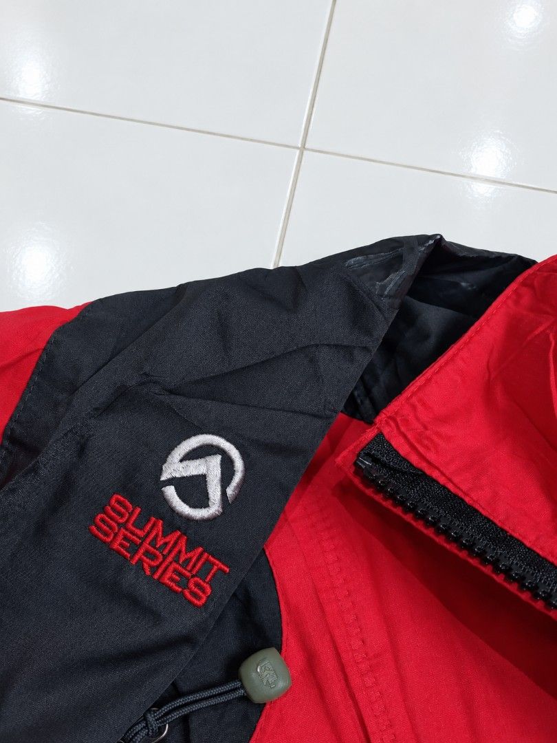 The northface (Category: Coats, Jackets and Outerwear) located in Imus. Submitted by ukay_everyday05 (Listing ID 1466248985, Image 3). Description: .