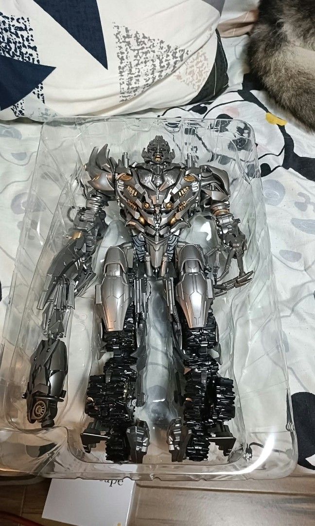 Third party transformers (Category: Figurines & Statues) located in Manila. Submitted by goldoship (Listing ID 1466230562, Image 2). Description: - asking 5500 as set (negotiable) - can only do lalamove - location: sta mesa.