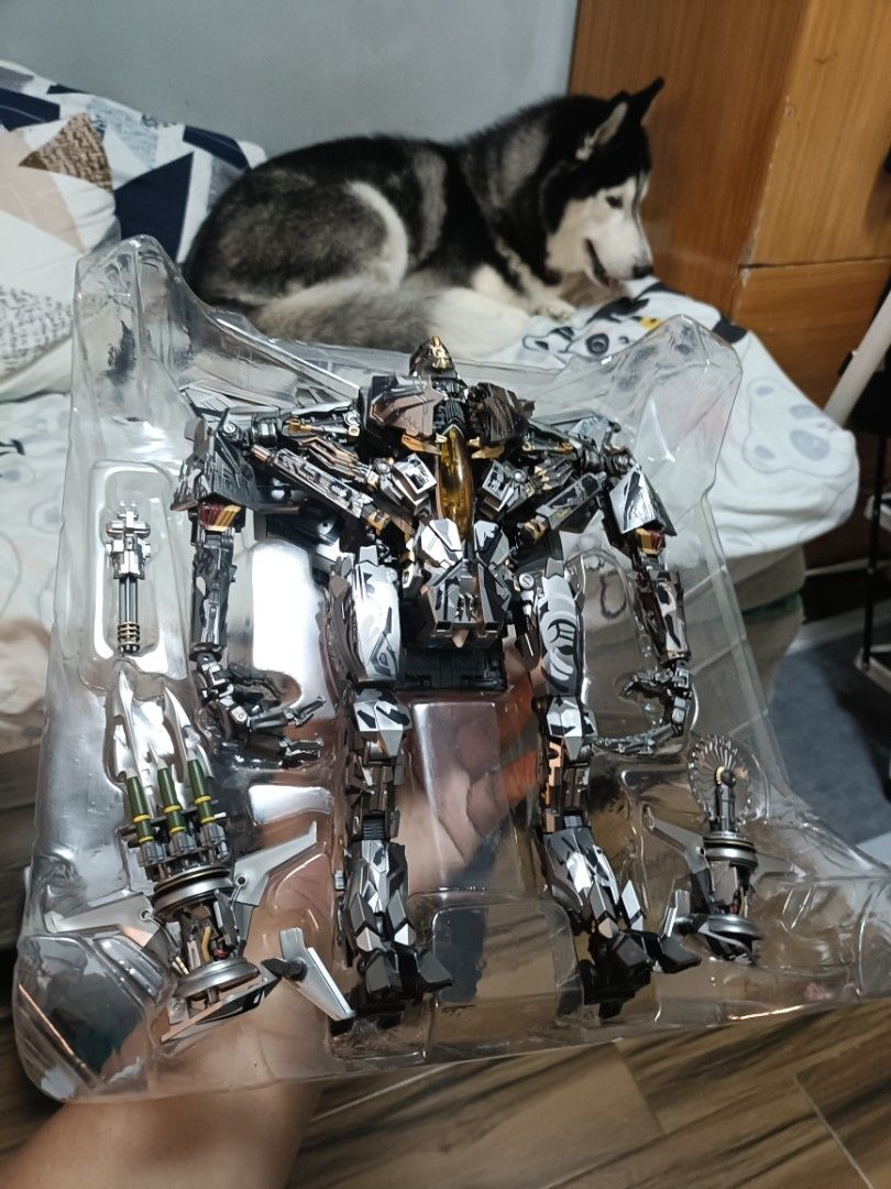 Third party transformers (Category: Figurines & Statues) located in Manila. Submitted by goldoship (Listing ID 1466230562, Image 3). Description: - asking 5500 as set (negotiable) - can only do lalamove - location: sta mesa.