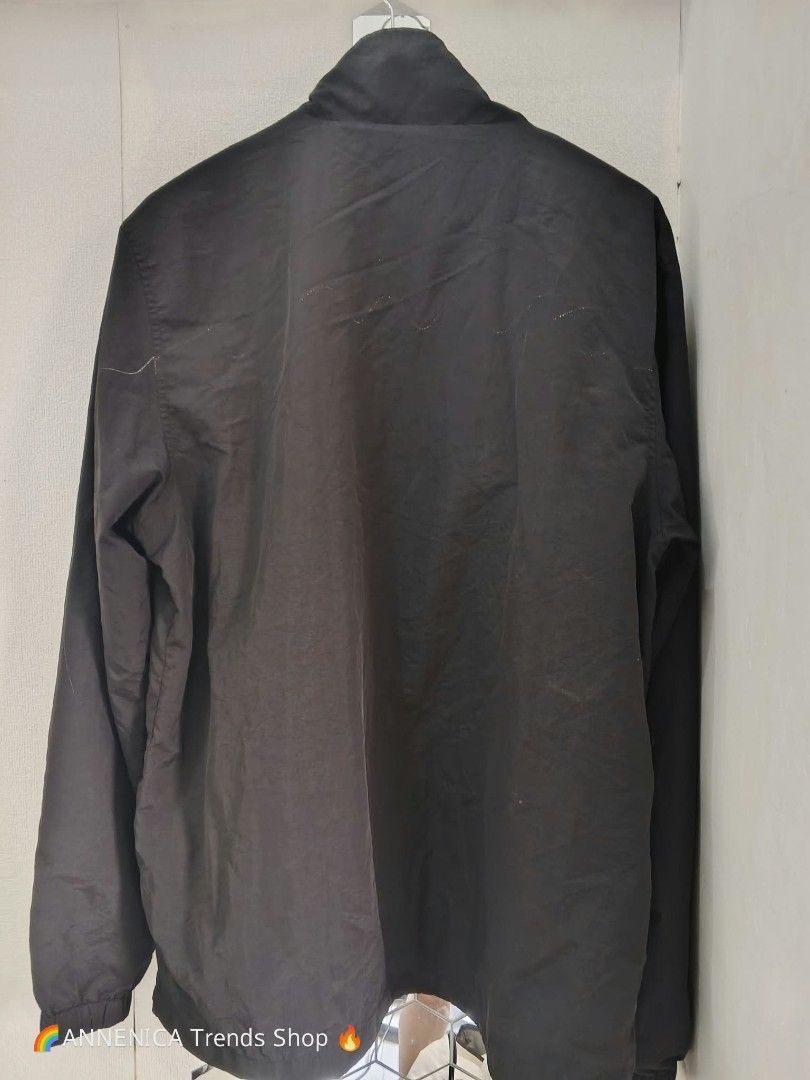 Timberland Jacket (Category: Coats, Jackets and Outerwear) located in Bulacan. Submitted by ukaybrandedshop (Listing ID 1466195911, Image 2). Description: TIMBERLAND WATERPROOF PARKA JACKET 🌲💧 Brand: Timberland Waterproof (Legit) Size: L on tag - Large Color: Dark Navy Blue Condition: Excellent, No issue, Good as new! ✅ Waterproof / Pang ulan & lamig ✅ With Hoodie + Drawstring ✅ Makapal at Heavy Duty ✅ Pang porma, pang motor, pang Japan! Mine n