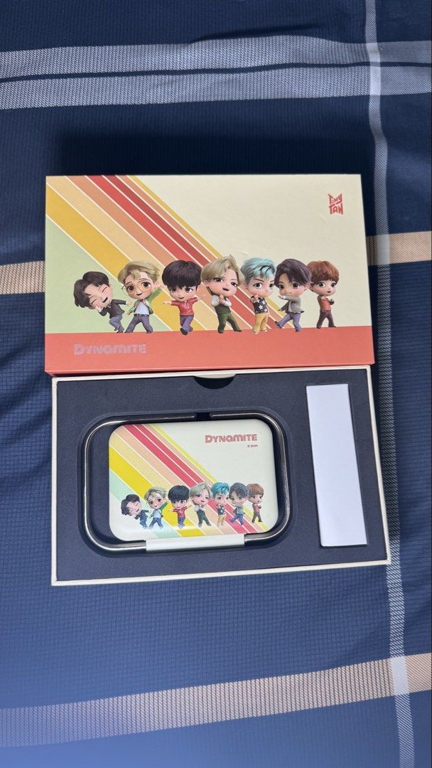 TinyTAN Dynamite Clip Mobile Charger Pack (Category: K-Wave Merchandise) located in Quezon City. Submitted by kkooobbiii (Listing ID 1466314646, Image 1). Description: - good condition - complete inclusion 📍 Q.C / Mandaluyong.