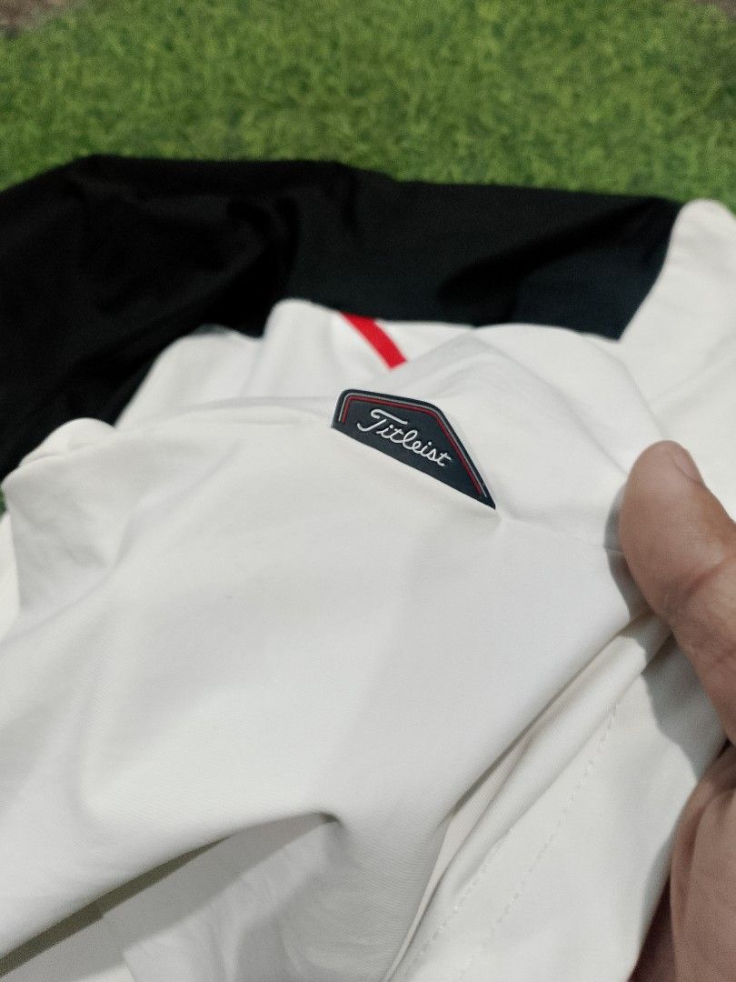 TITLEIST SLEEVE (Category: Activewear) located in Manila. Submitted by clintstone07 (Listing ID 1466283549, Image 2). Description: FOR SALE ❗❗ TITLEIST GOLF SLEEVE SIZE MEDIUM EXCELLENT CONDITION.