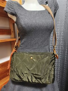 (Category: ) located in . Submitted by queenlyne_vintage_rare_finds (Listing ID 1466265988, Image 1). Description: .
