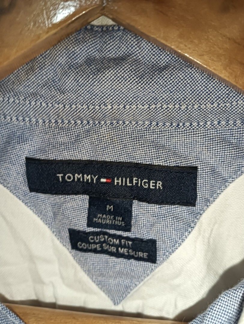 Tommy Hilfiger White Custom Fit Button-Down Shirt (Category: Tshirts & Polo Shirts ) located in Taguig. Submitted by dandanathriftshop (Listing ID 1466270095, Image 3). Description: FORSALE ‼️ TOMMY OXFORD WHITE EXCELLENT CONDITION NO ISSUE MEDUIM ON TAG 21.5 WIDTH 28 LENGTH 799 FREESHIPPING DM 📥.