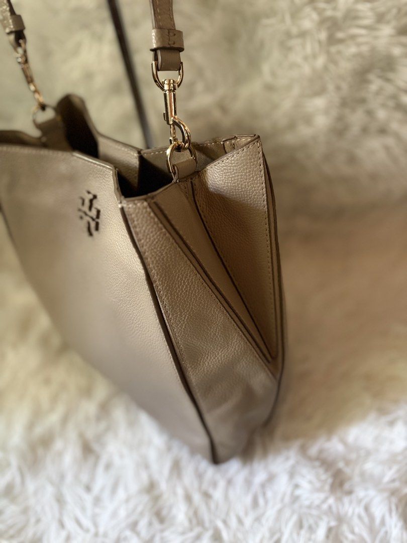 Tory burch mcgraw (Category: Shoulder Bags) located in Baguio. Submitted by rheaanne07 (Listing ID 1466171562, Image 3). Description: Tory Burch McGraw Bucket Bag Missing long strap pero keri na mag shoulder bag Malinis mabango Orig Personal fave .