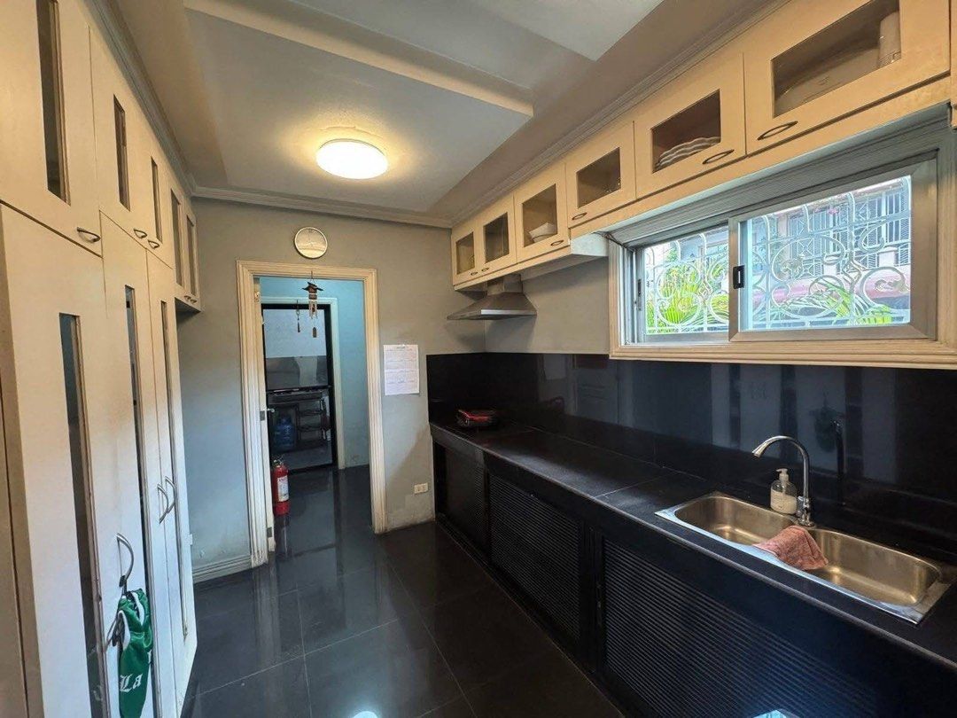 Townhouse in Quezon City (Category: House & Lot) located in Manila. Submitted by raincomito (Listing ID 1466277606, Image 3). Description: Pre owned Corner Townhouse for Sale in Teachers Village Diliman Quezon City - Near Maginhawa Near QC Circle - Semi Furnished with aircon - Clean title Lot Area 107 sqm Floor approx Area 245.82 sqm 4 Bedroom 4.5 Toilet and Bath Maids room with own Toilet and Bath Service Area Showcase kitchen Auxiliary Kitchen 