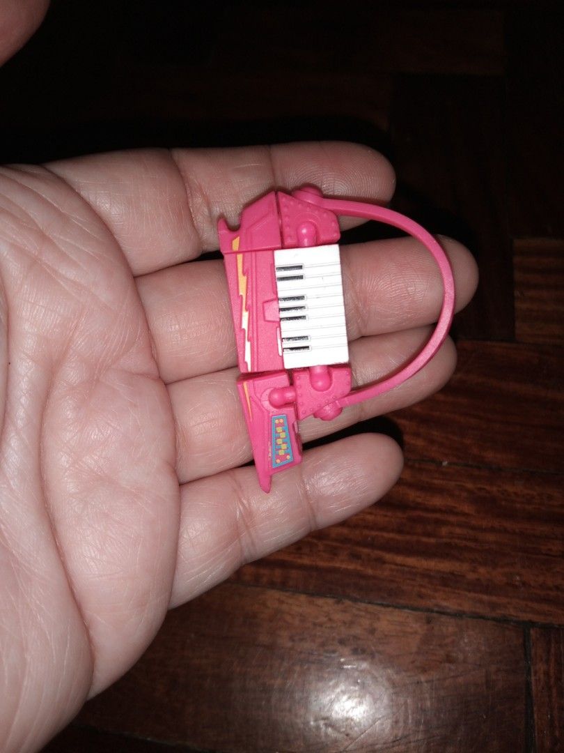 Transformable piano robot toy (Category: Kids Toys) located in Quezon City. Submitted by eidorableshop (Listing ID 1466166900, Image 1). Description: .
