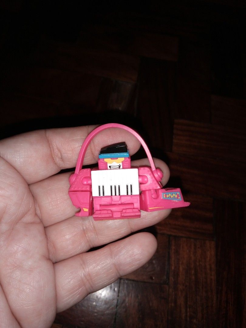 Transformable piano robot toy (Category: Kids Toys) located in Quezon City. Submitted by eidorableshop (Listing ID 1466166900, Image 3). Description: .