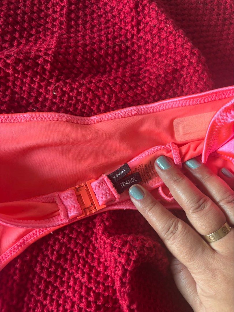 Triangl Bikini Top (Category: Everything Else Others) located in Taguig. Submitted by dieannerscoffffeeeeee (Listing ID 1466279821, Image 2). Description: .