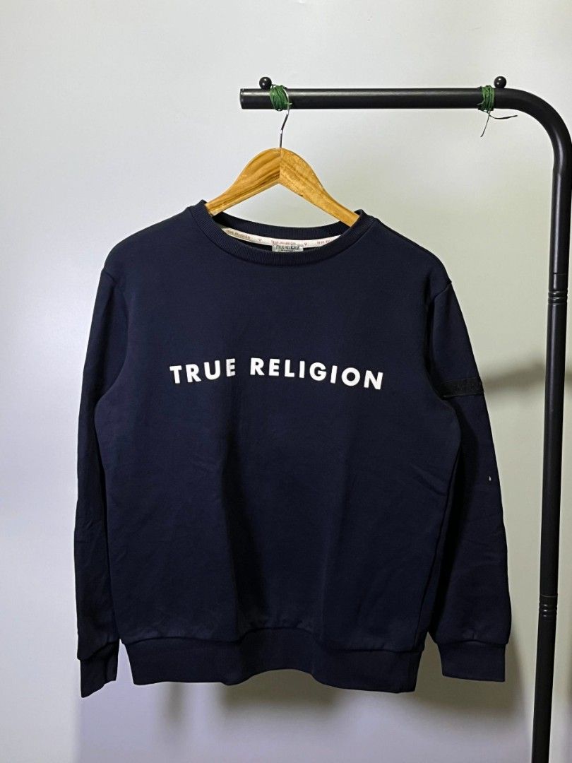 TRUE RELIGION SCRIPT SWEATSHIRT (Category: Tshirts & Polo Shirts ) located in Davao. Submitted by nmd.archives (Listing ID 1466186294, Image 1). Description: Large on tag 22 x 25.5 Color rate and condition: 9.7/10 No issue.