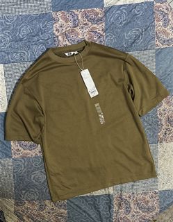 (Category: ) located in . Submitted by nishthrifting (Listing ID 1466308371, Image 1). Description: .