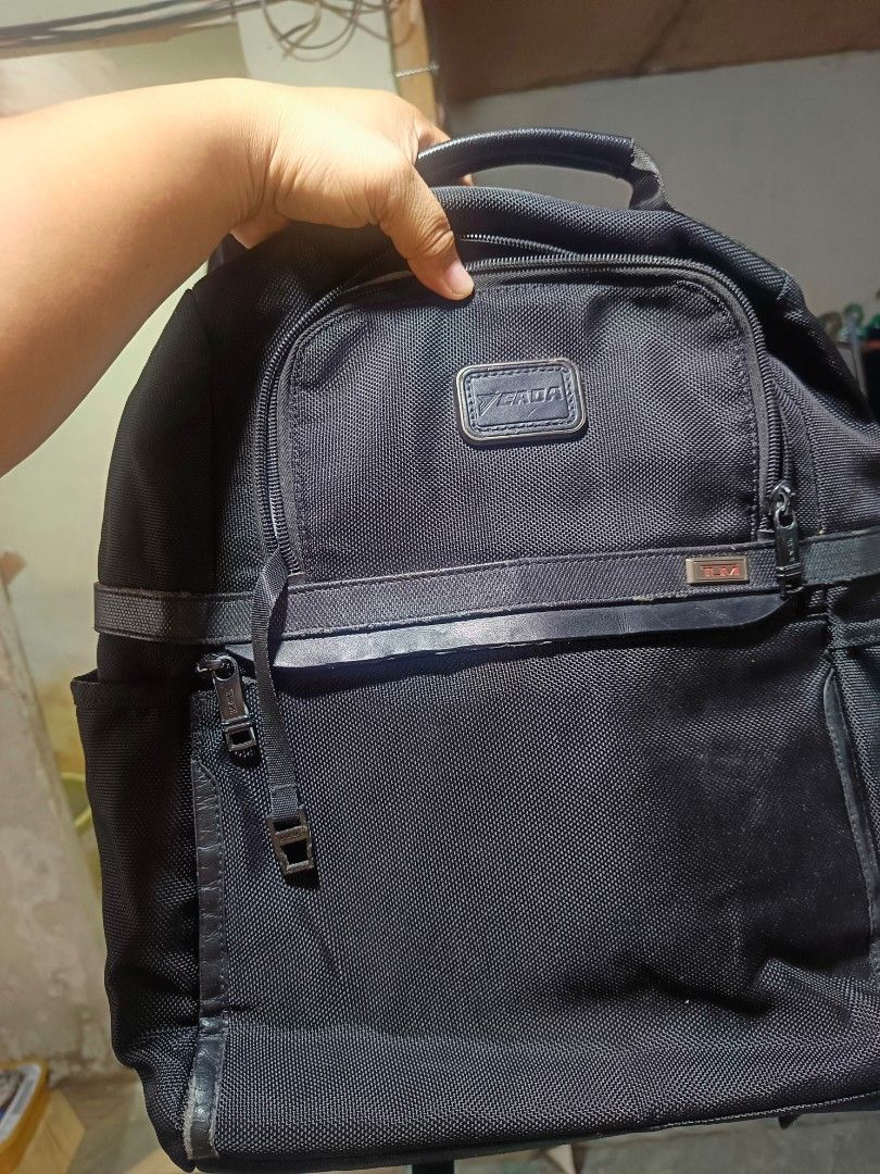 Tumi alpha 3 slim solutions backpack (Category: Luxury Bags & Wallets) located in Cebu City. Submitted by negotiableprice22 (Listing ID 1466100604, Image 3). Description: Tumi alpha 3 slim solutions backpack Height 15 inch Width 6 inch Length 12 inch missing 1 zipper puller Dm me if interested.