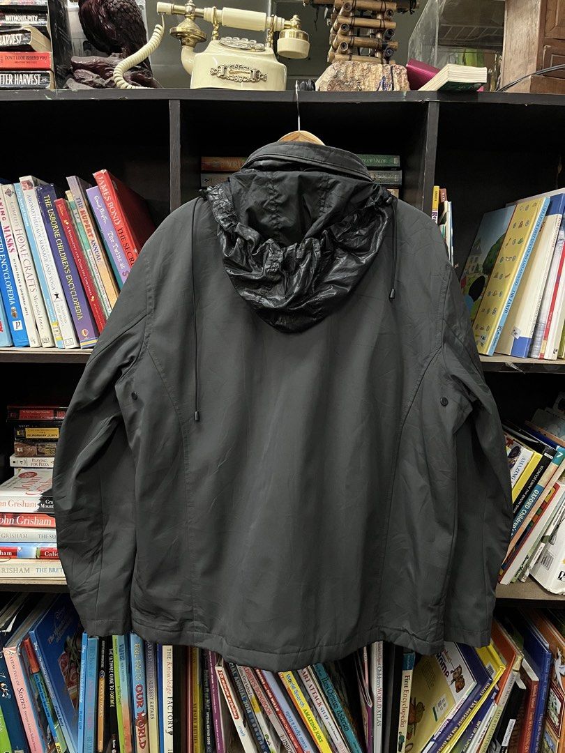 Tumi T-Tech Activewear Quilted Lined Softshell Waterproof Jacket Stowaway Hood (Category: Coats, Jackets and Outerwear) located in Baguio. Submitted by feelathome (Listing ID 1466286795, Image 3). Description: Tumi T-Tech Activewear Quilted Lined Softshell Waterproof Jacket Stowaway Hood Tag size: Large Width: 25 Length: 29 Shoulder: 19.5 Sleeves: 25 In good condition 1,375php Free nationwide shipping. Read the description and check all photos ca