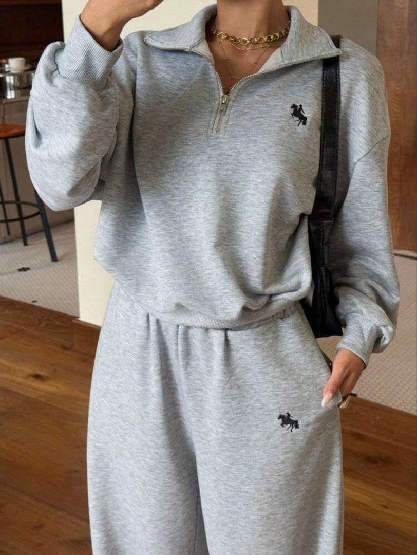 Turtle neck longsleeve Sweatshirt and sweatpants (Category: Sets or Coordinates) located in Manila. Submitted by wearmine2.0 (Listing ID 1466249769, Image 3). Description: Brandnew Can fit xs to medium Was supposed to use this for my Taiwan trip, but it arrived too late. 😅 •You can message me if you’d like to see more or actual photos. • This is my second account. My original account (@wearmine) is currently inaccessible as I lost my registered 