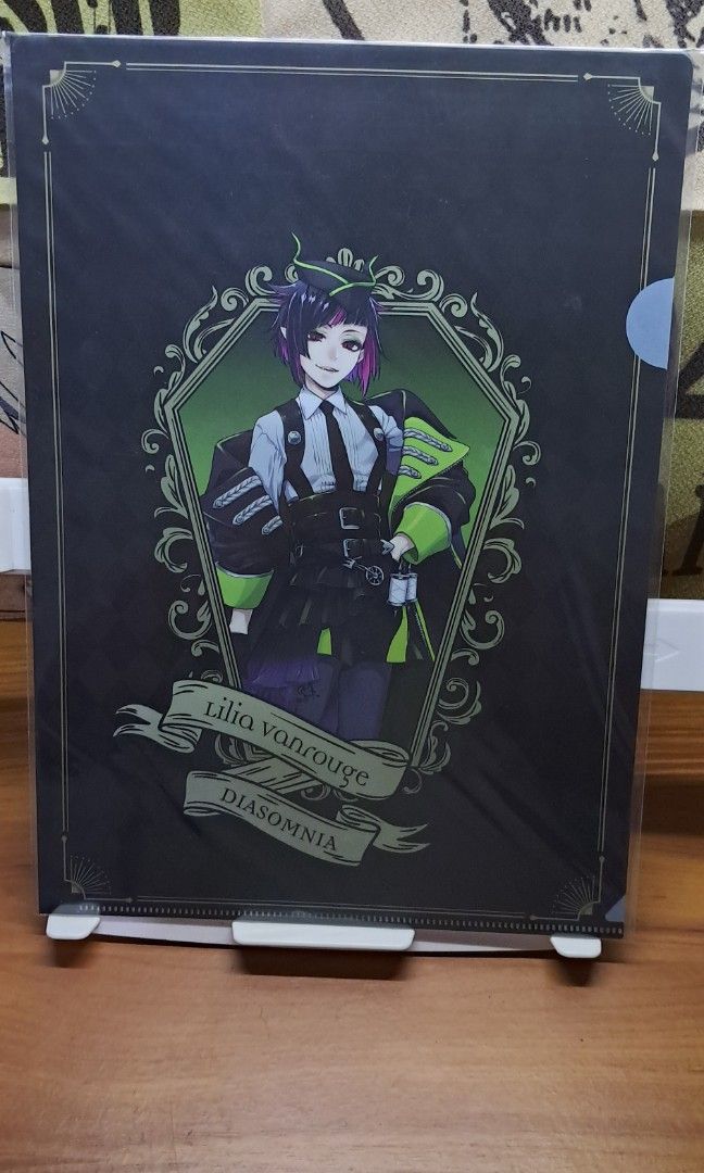 Twisted Wonderland merch (Category: Character Goods) located in Manila. Submitted by mooncollectibles_000a43 (Listing ID 1466328115, Image 3). Description: All sealed A4 random twisted wonderland folders.