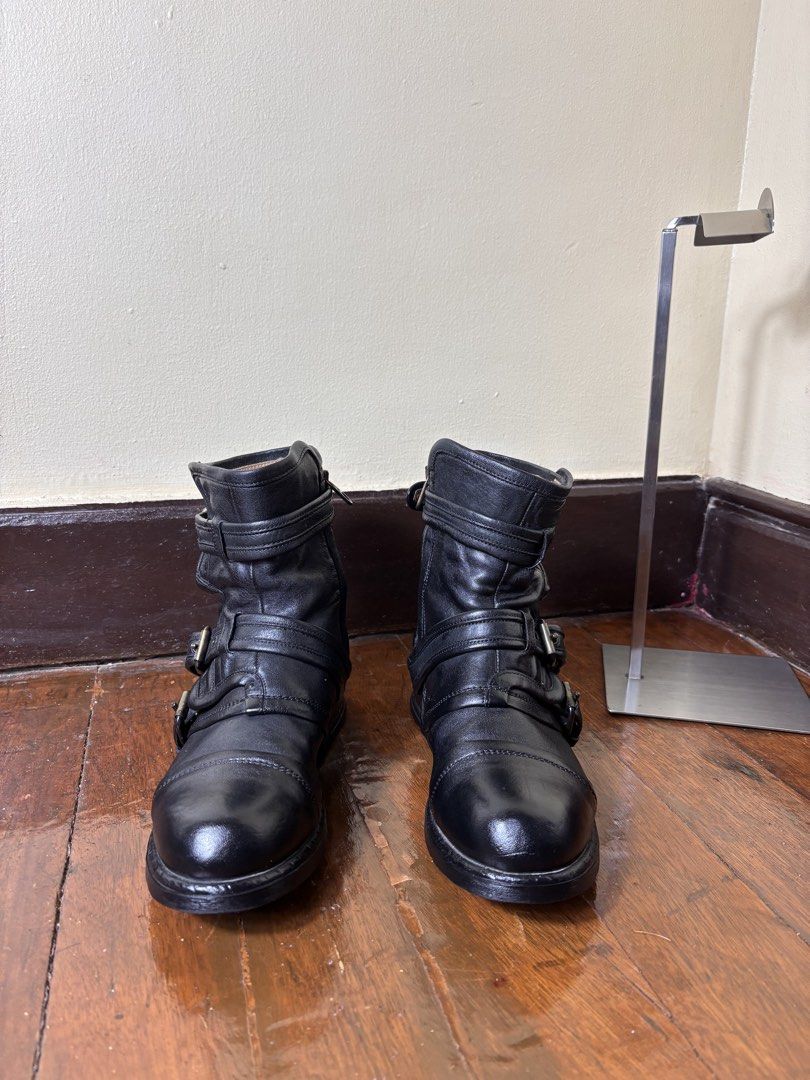 Ugg Collection Elisabeta Ash Bikers Boots (Category: Boots) located in Manila. Submitted by earlylifecrisis (Listing ID 1466286734, Image 1). Description: Size 8 Condition 9/10 Measure it by inch Insole: 9.5 Outsole: 11 Heels: 1.5 •Refund / Returns not allowed allowed •Please do check the dimensions size on labels sometimes are not accurate on the sizing •Ask me before purchasing.