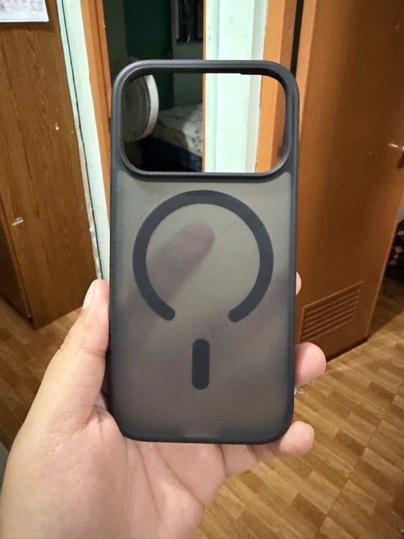 UGREEN iPhone 17 Pro Cases (Category: Cases & Sleeves) located in Manila. Submitted by darllab (Listing ID 1466219459, Image 2). Description: 📱 2-Piece Magnetic Phone Case Set — ₱500 ₱500 FOR 2 PCS! ✨ Selling these 2 magnetic phone cases — 1 clear + 1 black. ✔️ Magnetic / MagSafe-style ring ✔️ Clear + black cases ✔️ Camera protection ✔️ Good condition ✔️ ₱500 for both — take all 2! 📦 Delivery only — no meet-ups 💰 GCash / COD available 📩 Messa