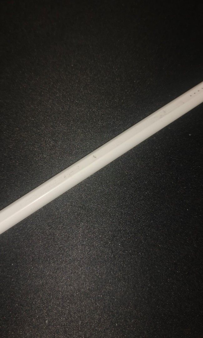 UGREEN Stylus (No Bluetooth) (Category: Office & Business Technology) located in Manila. Submitted by freecloud_68a41d (Listing ID 1466192152, Image 2). Description: UGREEN Stylus Pen (No Bluetooth Required) Price: ₱500 Condition: Unused (with a small scratch, does not affect performance). Key Features: -Full-screen palm rejection. -Tilt control for adjustable line thickness. -Magnetic absorption (attaches to your tablet). -Real-time power displa