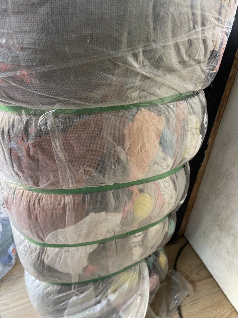 UKAY BALES (PRE-LOVED) (Category: Announcements) located in Rizal. Submitted by skdchateau (Listing ID 1466165121, Image 2). Description: TAKE ALL 3 BALES ₱2,700 ₱1K per bale pag di niyo kukunin lahat. 📦📦2 BALES KTESS 📦1 BALE JP🇯🇵 Leather Jacket Pick up lang po pls. Issue: Medyo luray na yung sako gawa ng na-stck na Rfs: Di po kasi ako nag iibang code buhat na-try ko mag-blouse kaya natengga nalang. Worth 8k+ po yan lahat. Old stocks po ito.
