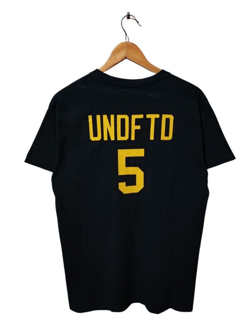 UNDEFEATED OSAKA EXCLUSIVE TEE (Category: Tshirts & Polo Shirts ) located in Iloilo. Submitted by gooddimes (Listing ID 1466325734, Image 2). Description: Undefeated Osaka Exclusive Tee Authentic Size on tag: Medium Dimes: 20Wx29L Issue/s: None Color rate: 9.5/10 Excellent condition ₱800 Reminders: - All items are thrifted, please manage your expectations - Color may vary due to lighting - Please wash before using the item - Due to different pers