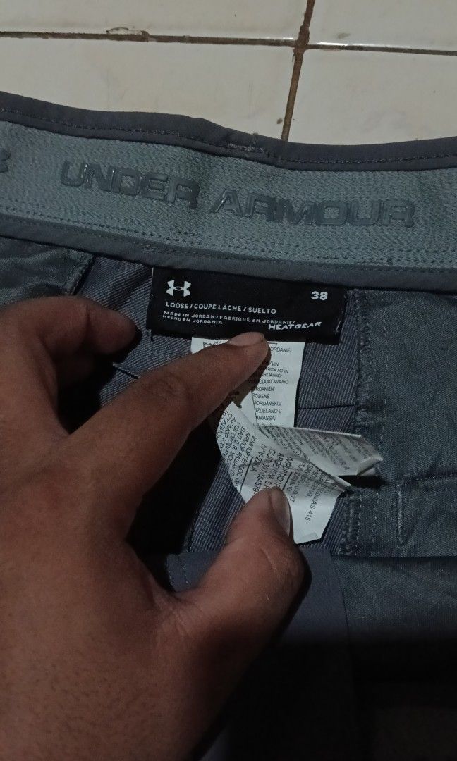 Under Armor / Armour shorts (Category: Shorts) located in Bacolod City. Submitted by stuffensheee (Listing ID 1466214016, Image 2). Description: UNDER ARMOUR Matchplay Vented Shorts in GREY Excellent Condition 38 on Tag Waist 39 - 40 Length 20.5 JUST DM FOR MORE DETAILS.