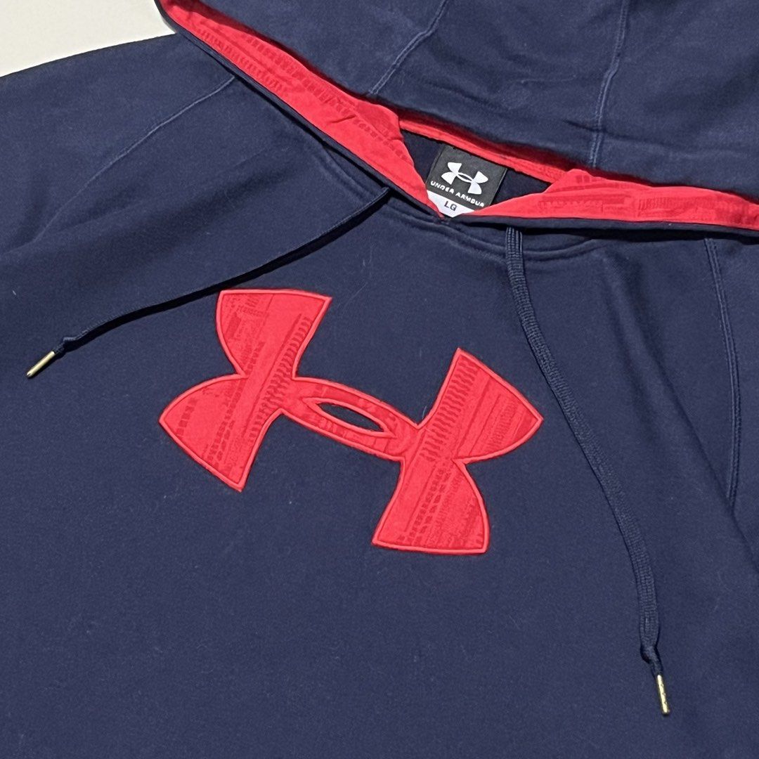 UNDER ARMOUR MID BIG LOGO HOODIE JACKET (Category: Coats, Jackets and Outerwear) located in Manila. Submitted by balanse (Listing ID 1466222065, Image 3). Description: SIZE: L ON TAG FIT DIMES: 23W X 28L EXCELLENT CONDITION. 9.9 HONEST COLOR RATE. NONE ANY ISSUE..