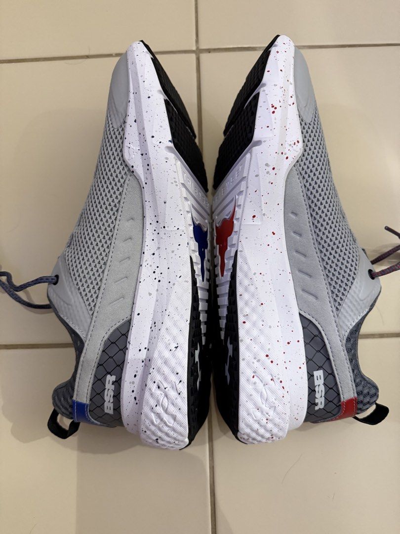 Under Armour Project Rock BSR UFC Grey Training Shoes (Category: Sneakers) located in Manila. Submitted by easteagle (Listing ID 1466223764, Image 3). Description: Condition: - New (Fresh from USA) - Great condition - Di pa nasusuot, sinukat lang RFS: - Di kasya sa akin Price: - 5,500 (SRP: 6,995) Mode of Delivery: - Grab or Lalamove (Pasig Area) Mode of Payment: - Maribank, Maya, BPI or Gcash Key Material Breakdown: • Upper (Textile/Synthetic): 