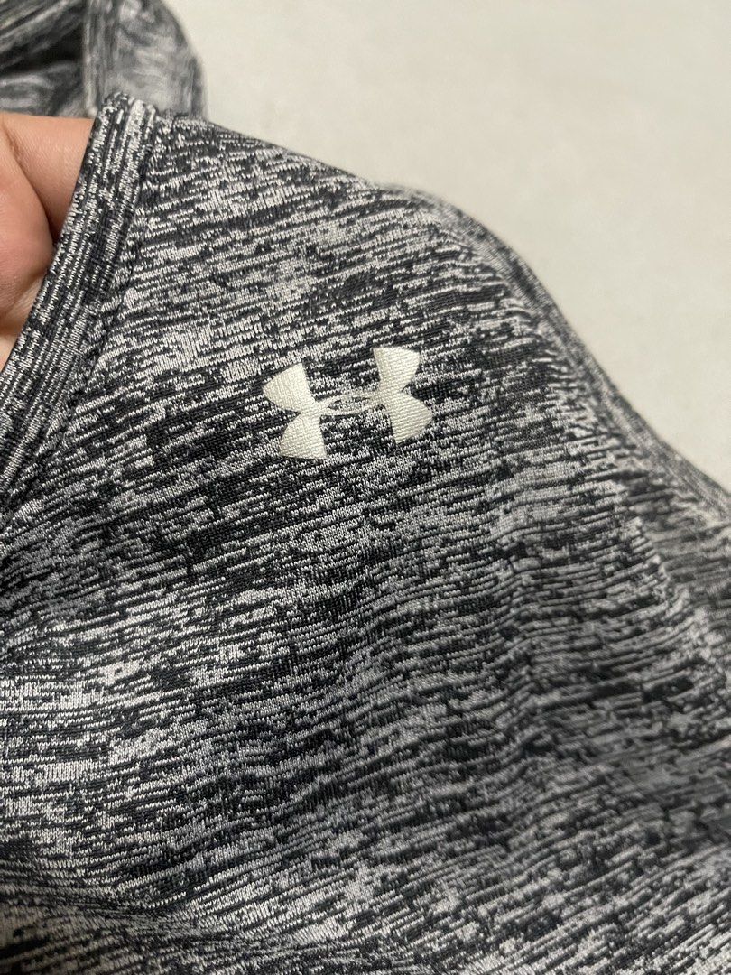 Under Armour Sportswear Tanktop (Category: Activewear) located in Bulacan. Submitted by sanjisthrift (Listing ID 1466311751, Image 3). Description: Size Large Width 18 Length 26.5 Excellent Condition 9/10.