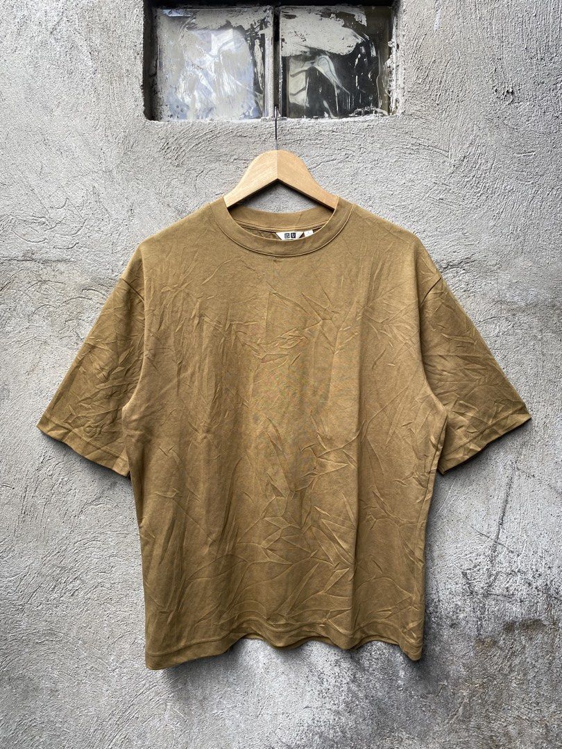 Uniqlo Airism Oversize Tees - LARGE (Category: Tshirts & Polo Shirts ) located in Davao. Submitted by vanthriftfinds5 (Listing ID 1466163703, Image 2). Description: Wts‼️ Uniqlo Airism Oversize Tees SIZE LARGE ON TAG ALL Excellent Condition ALL, Need Wash only DM TO PURCHASE.📩 🏙️ Location: Davao City 8000.