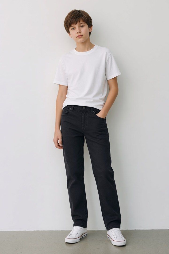 Uniqlo black jeggings (Category: Babies & Kids Fashion) located in Lipa City. Submitted by lifestyled (Listing ID 1466176804, Image 1). Description: Uniqlo black jeggings Size 130 Bottom- W-10” L- 29” Color rate- 7/10 💯 Authentic.