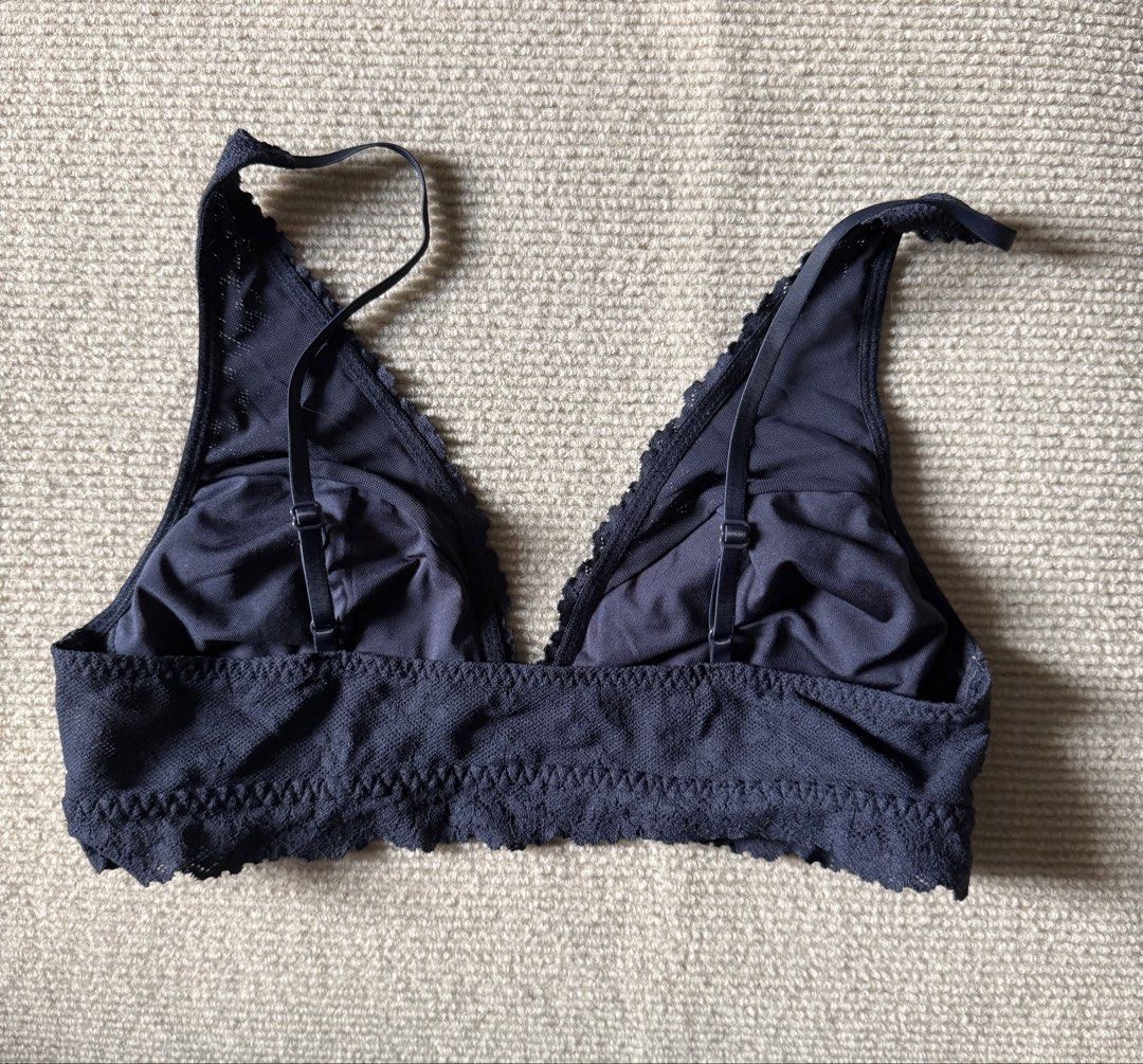 Uniqlo Bralette Lace Bra MEDIUM (Category: Undergarments & Loungewear) located in Marikina City. Submitted by wearism (Listing ID 1466249583, Image 2). Description: 100% original Uniqlo. Slightly used. Not from UKAY. AVAILABLE UNTIL POSTED. LAST PRICE POSTED. Size: Medium, padded (removable) Color: Navy. Where was it made: Vietnam/china Php390.00 each No when worn photo(s) Location: Santo Niño, Marikina Shipping via J&T -c/o buyer (MM Php60) Can 