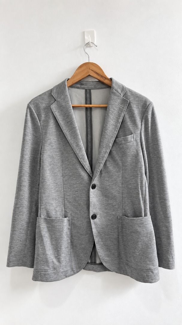 UNIQLO Comfort Blazer Jacket (Category: Coats, Jackets and Outerwear) located in Baguio. Submitted by zakeeyaclo (Listing ID 1466165527, Image 1). Description: UNIQLO Comfort Blazer Jacket Cotton Fabric Lightweight Large ₱400.