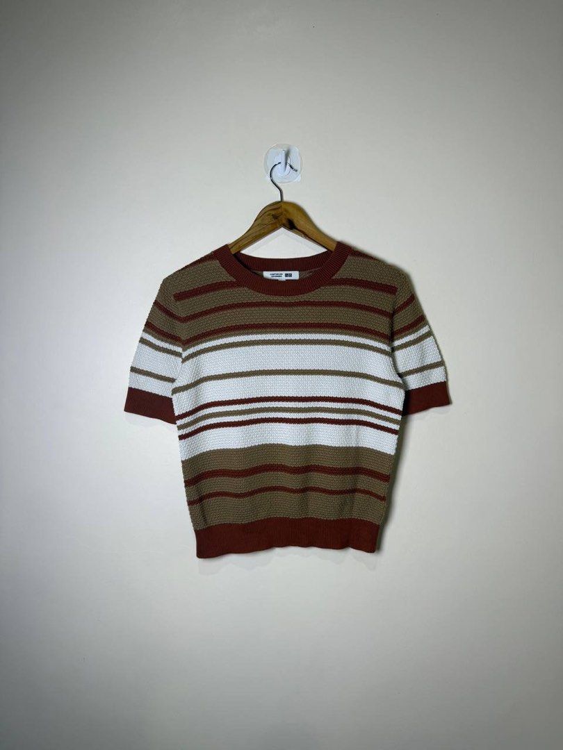UNIQLO COTTON POPCORN SWEATER (Category: Shirts) located in Tacloban City. Submitted by coachfinds (Listing ID 1466265738, Image 1). Description: UNIQLO COTTON POPCORN SWEATER WOMENS MEDIUM W 19 x L 21.5 COLOR RATE: 9/10 CONDITION: 9/10 MINE: 499.