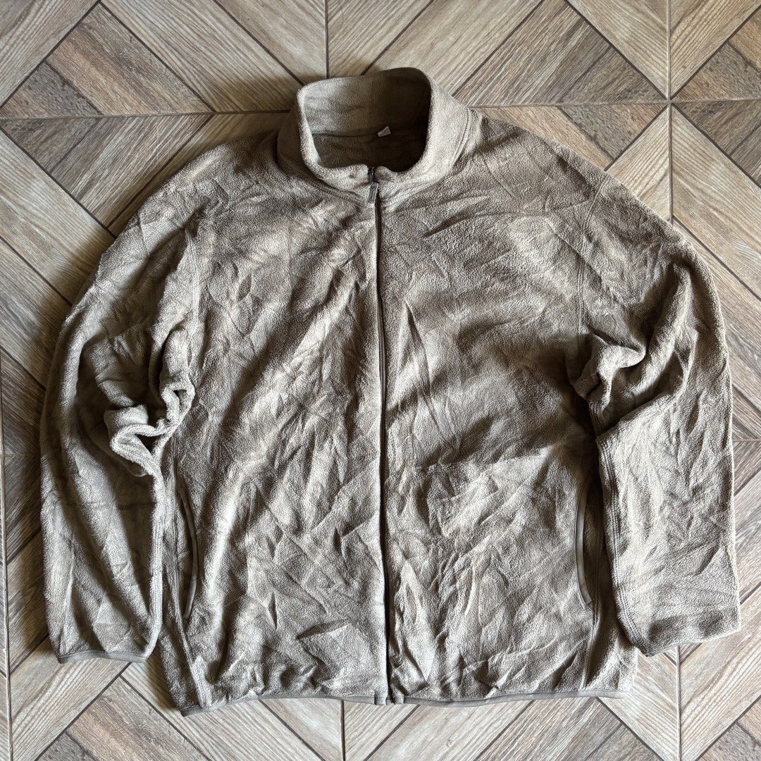 Uniqlo full zip jackets (Category: Coats, Jackets and Outerwear) located in San Carlos. Submitted by ferrermart89614 (Listing ID 1466284520, Image 2). Description: - Brand: Uniqlo - Item: Full zip fleece jackets and long sleeve turtleneck tops - Condition: Excellent, well-maintained - Features: Soft, warm fuzzy fleece material, smooth full-zip closure, deep pockets (on jackets), comfortable high-neck turtleneck (on top) - Ideal for: Cold weather,