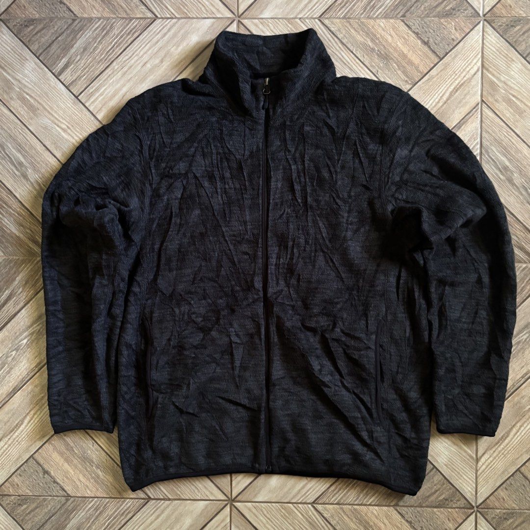 Uniqlo full zip jackets (Category: Coats, Jackets and Outerwear) located in San Carlos. Submitted by ferrermart89614 (Listing ID 1466284520, Image 3). Description: - Brand: Uniqlo - Item: Full zip fleece jackets and long sleeve turtleneck tops - Condition: Excellent, well-maintained - Features: Soft, warm fuzzy fleece material, smooth full-zip closure, deep pockets (on jackets), comfortable high-neck turtleneck (on top) - Ideal for: Cold weather,