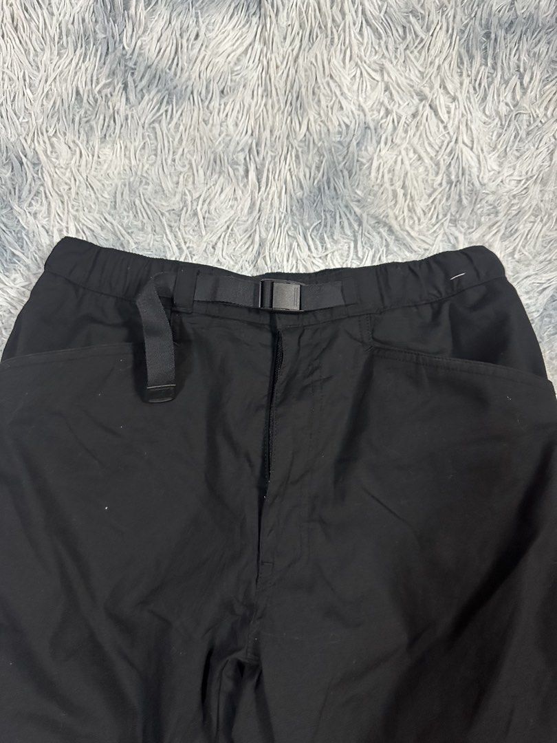 Uniqlo Heatech Utility Trekking Pants (Category: Chinos) located in Baao. Submitted by revamped.co (Listing ID 1466253067, Image 2). Description: Uniqlo Heatech Utility Trekking Pants Excellent Condition Size Small on Tag Fit 28-32 39 Inches in Length No Issue.