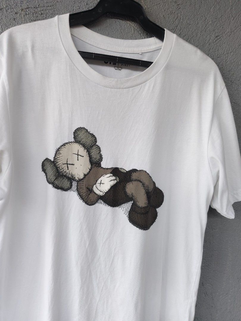 uniqlo kaws shirt (Category: Activewear) located in Amadeo. Submitted by josephotep (Listing ID 1466285196, Image 3). Description: uniqlo x kaws L'on tag 20.5x28 light stain on last pic 450 plus sf loc cavite pm📥.