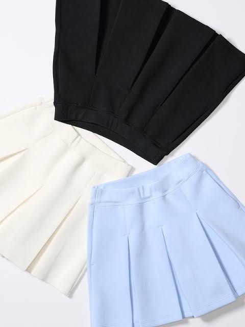 Uniqlo Mini Skort Size 150 (Category: Other Bottoms) located in Dupax Del Sur. Submitted by k8kat (Listing ID 1466254709, Image 2). Description: .