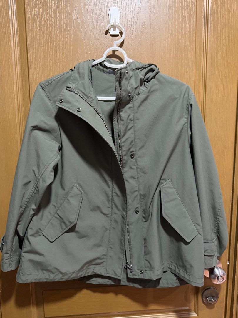 Uniqlo Parka Take All (Medium) (Category: Coats, Jackets and Outerwear) located in Quezon City. Submitted by theluxuryrack (Listing ID 1466177105, Image 1). Description: .
