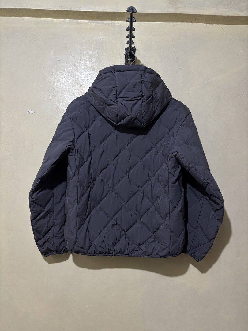 Uniqlo Pufftech (Category: Coats, Jackets and Outerwear) located in Taguig. Submitted by dcltrng. (Listing ID 1466259467, Image 2). Description: - Brand: Uniqlo - Item: Pufftech Jacket - Color: Dark Grey Size medium Length 24 Width 22 Can pass as brand new No issue.