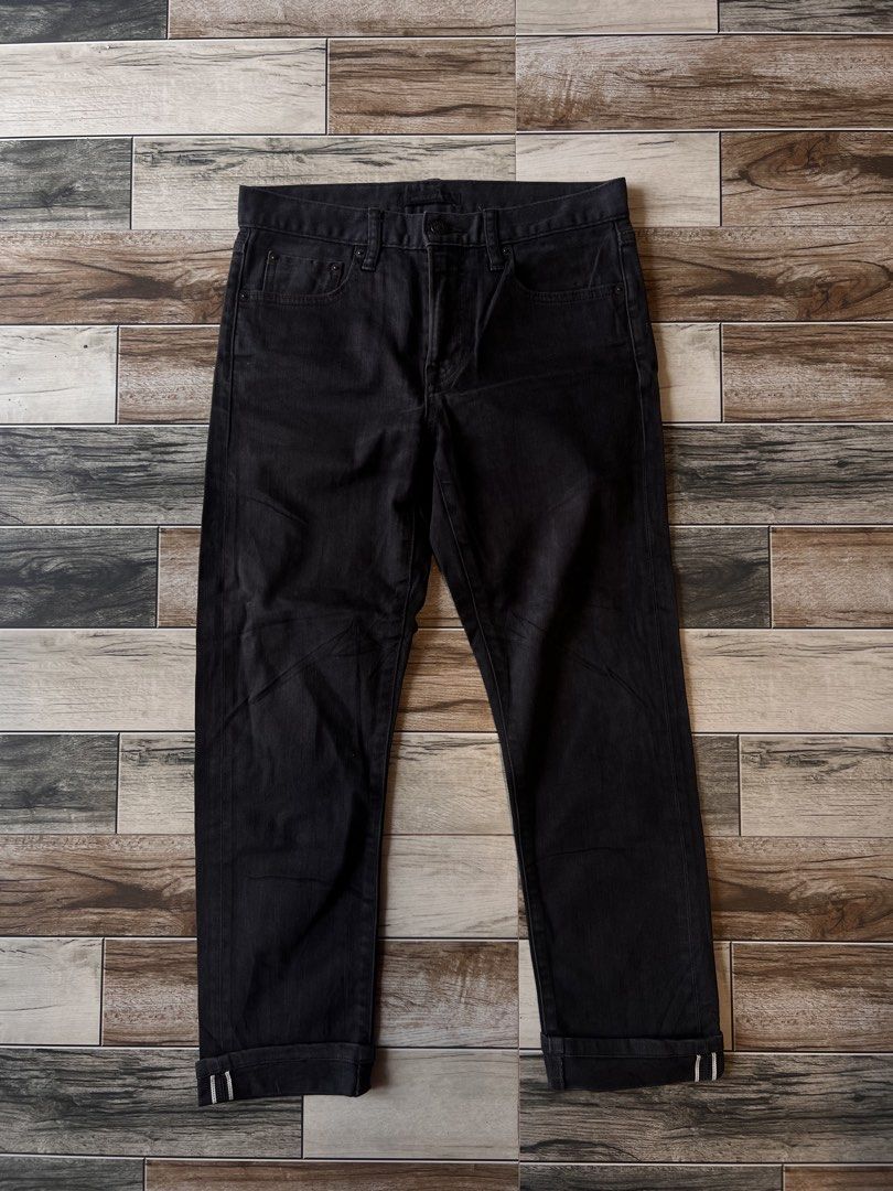 Uniqlo selvage jeans (Category: Jeans) located in Silay City. Submitted by jeffreyxsummer (Listing ID 1466252266, Image 1). Description: See photo for more details.