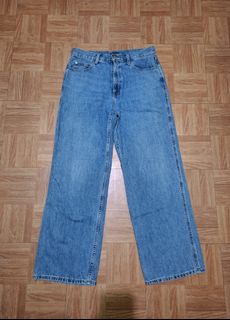 (Category: ) located in . Submitted by uniqloarchives_ (Listing ID 1466170503, Image 1). Description: .