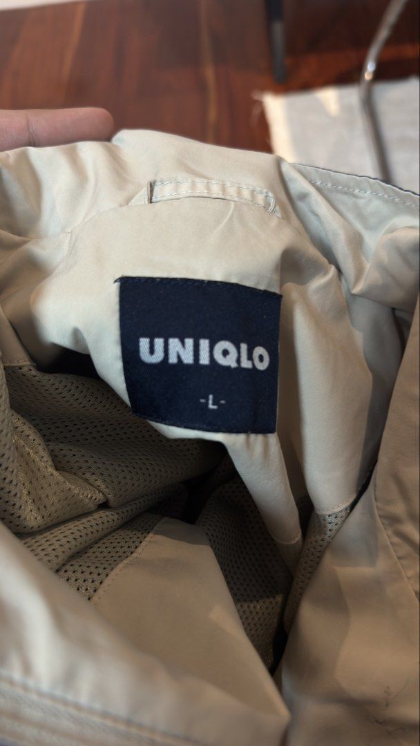 UNIQLO Windbreaker (Category: Coats, Jackets and Outerwear) located in Manila. Submitted by royalgem-3655 (Listing ID 1466270789, Image 3). Description: .