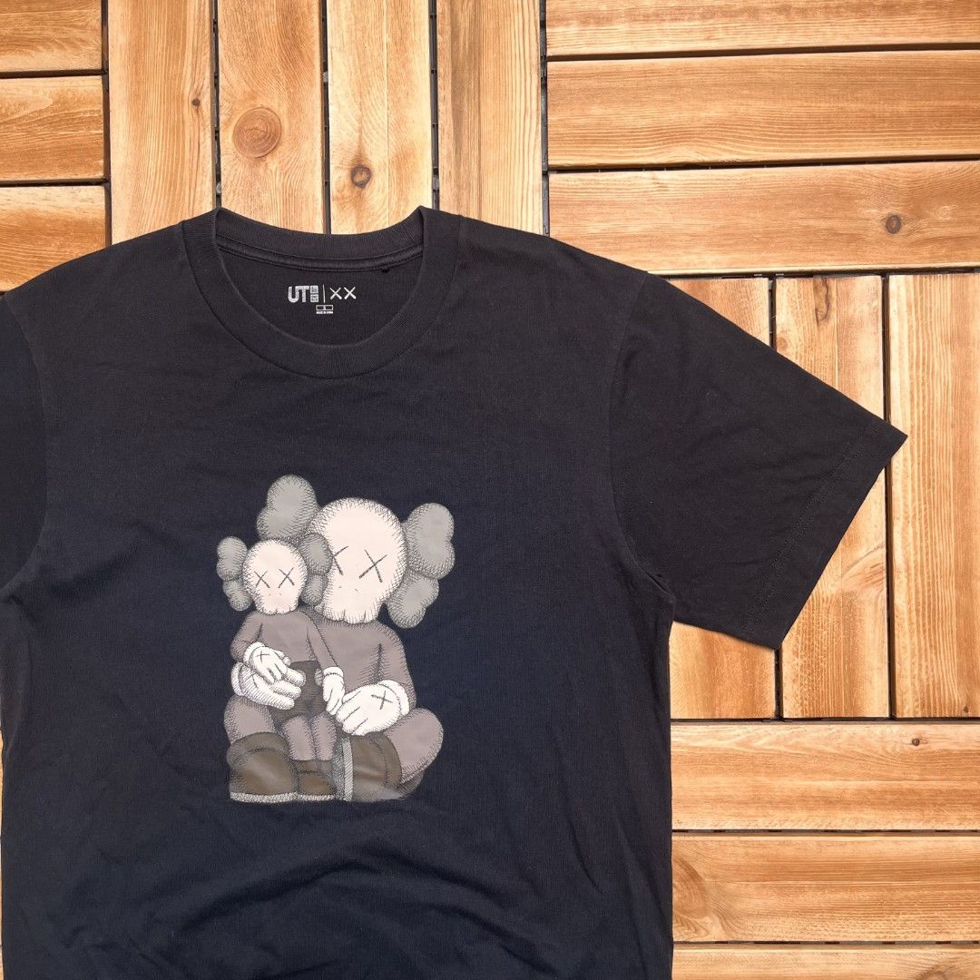 UNIQLO x KAWS shirt (Category: Formal Shirts) located in Floridablanca. Submitted by d_elevated (Listing ID 1466299100, Image 3). Description: .