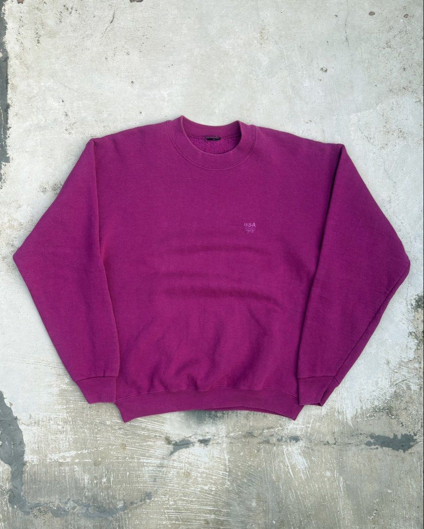 USA Olympic Collection crewneck sweatshirt (Category: Coats, Jackets and Outerwear) located in Calamba. Submitted by lyrons.wardrobe (Listing ID 1466315528, Image 1). Description: JCPenney (cut tag) Color: Magenta Purple Dimes: 22x26 Flaw: see last pic.